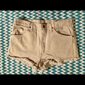 WRANGLER HIGH WAISTED SHORTS